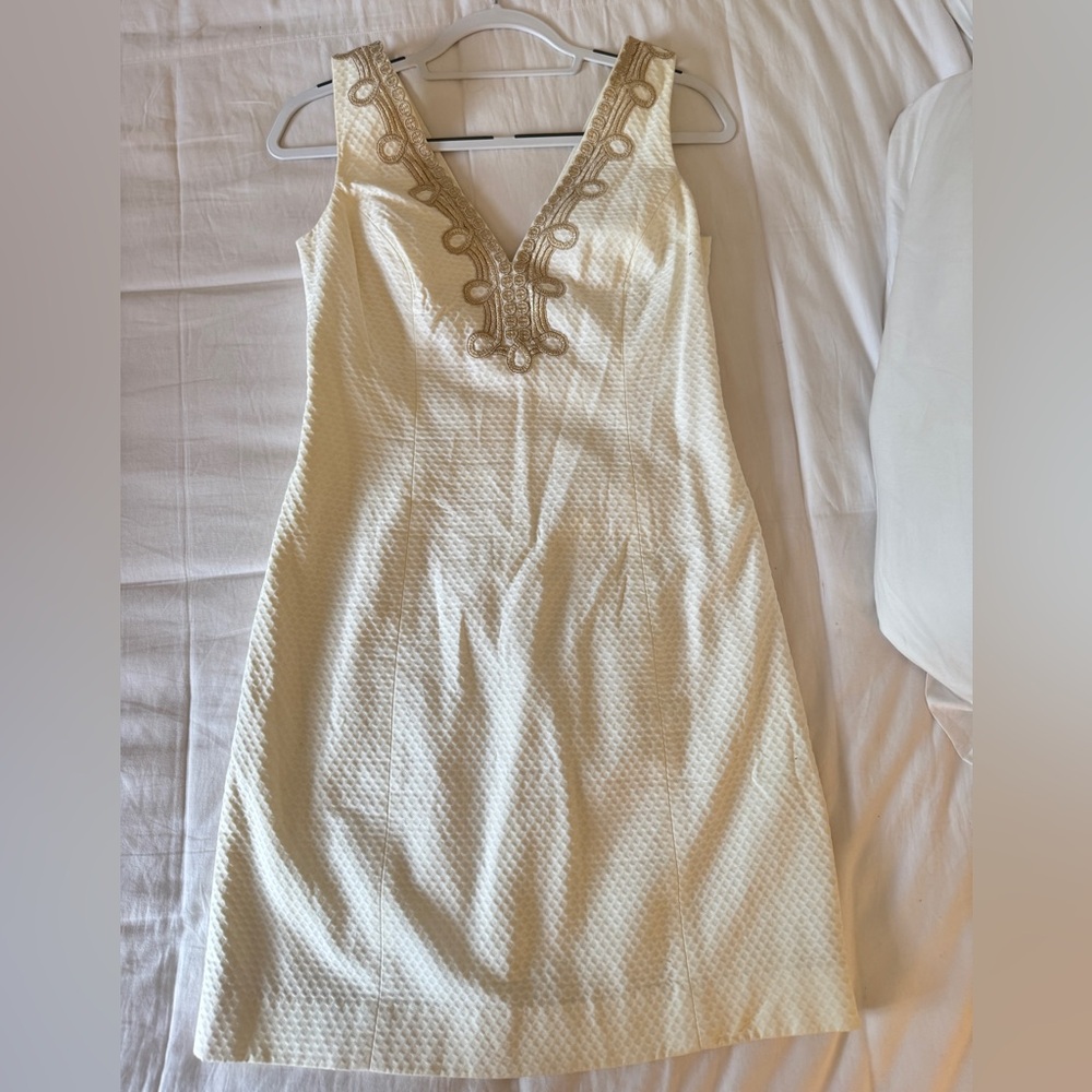 Lily Pulitzer Bentley Shift Dress in Resort White and Gold (Size 6)